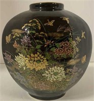 Stunning Japanese Porcelain Vase