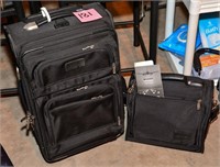 Wilson luggage - 2 pc - used once - pd $300
