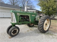Oliver 880 Gas Tractor