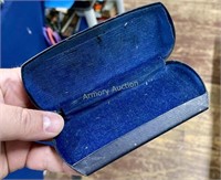 VINTAGE EYEGLASS CASE