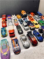 Vintage car collection over 30 pcs in this lot