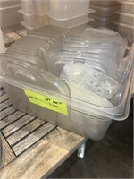 LOT OF ASSORTED SMALL CAMBRO LIDS