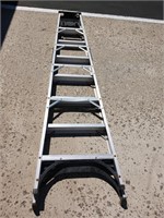 8' A FRAME LADDER