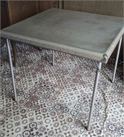 FOLDING TABLE & CHAIRS