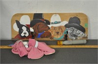 Dog booties, claw groomer, coat rack - info