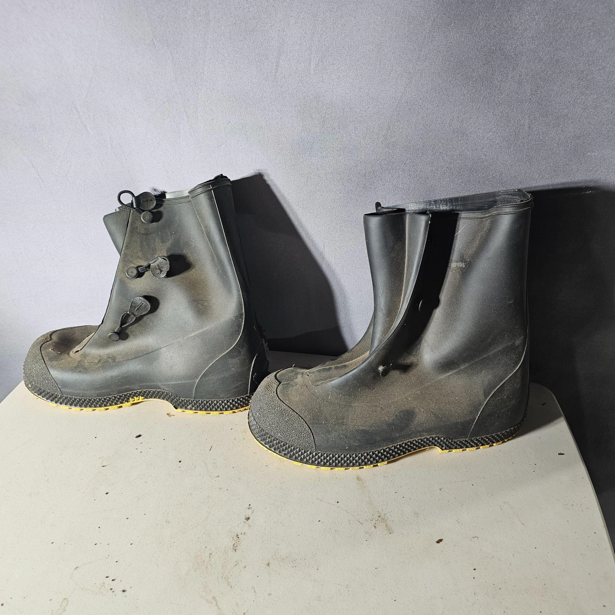 11-13 rubber boots