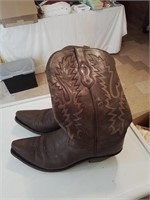 Old West brown leather cowboy boots size not