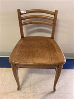 Solid oak Low back accent chair 17"wx26"h