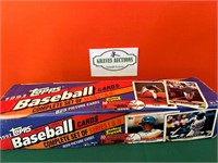 1993 Topps Baseball Cards over 800