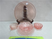 NICE MIX OF PINK GLASS DISHES