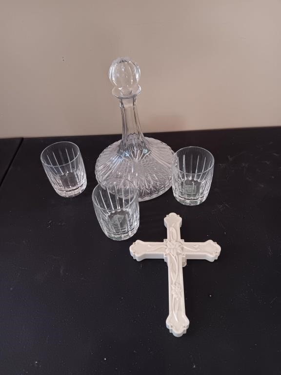 3 lenox glasses and cross block ships decanter