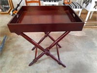 Tray table w. folding base