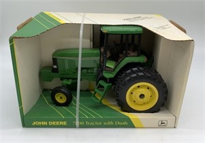 Ertl John Deere 7800 Row Crop Tractor w/ Duals