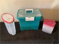 3 plastic storage comtainers