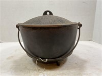 CAST IRON BEAN POT WITH HANDLE & LID