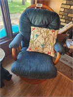 Swivel glider 28" w w/ pillow