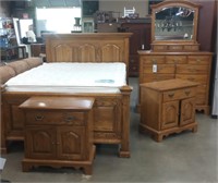 4 PIECE OAK BEDROOM SET BY DURHAM FURNITURE