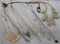 (14) Dainty & Dramatic Necklaces