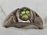 RING MARKED 925 GREEN OVAL STONE