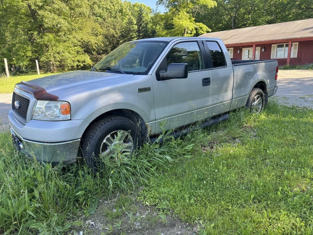 Ford F150 extended cab, runs and drives w/ title