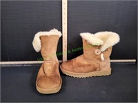 Ugg Winter Lined Short Boots, Size 8