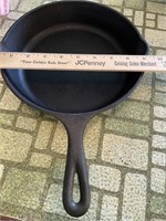 Cast iron lodge frying pan 9"