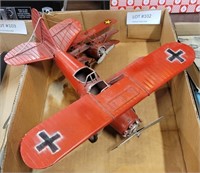 2 METAL DECOR WW1 "RED BARON" FIGHTER PLANES