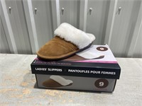 Womens Slippers SIze 9