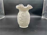 Fenton DAFFODIL Silvercrest milk Glass Flower Vase