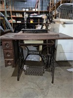 Antique Singer Peddle Sewing Machine 
Needs