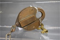 Brass-lever padlock J.H.W. CLIMAX Co. Newark W/ KE