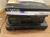 VS 2000 Digital Satelite Receiver & VHS player