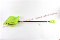 2 suncast steel core snow shovels