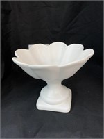 7.5 “ CAMARK WHITE POTTERY PEDESTAL BOWL