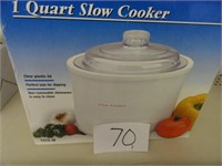1 Qt. slow cooker in box