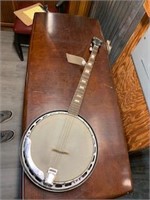 B12 - Vintage Banjo