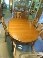 Queen Anne Style Dining Room Table