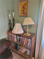 Cabinet lamp and picture (contents not incl)