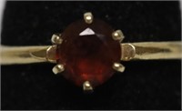 10K GOLD RED GARNET RING SIZE 6.0