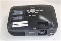 EPSON EX7200 LCD PROJECTOR