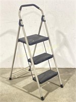 Gorilla Ladders Tthree Step Folding Stepstool