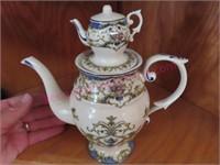 Nice modern teapot (teapot lid)