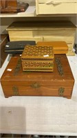 Lot of six vintage jewelry boxes. All are