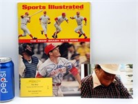 Pete Rose Autographed Sports Illustraded w Papers