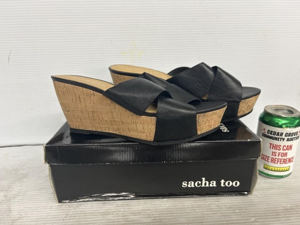 Size 10 M women’s sandals
