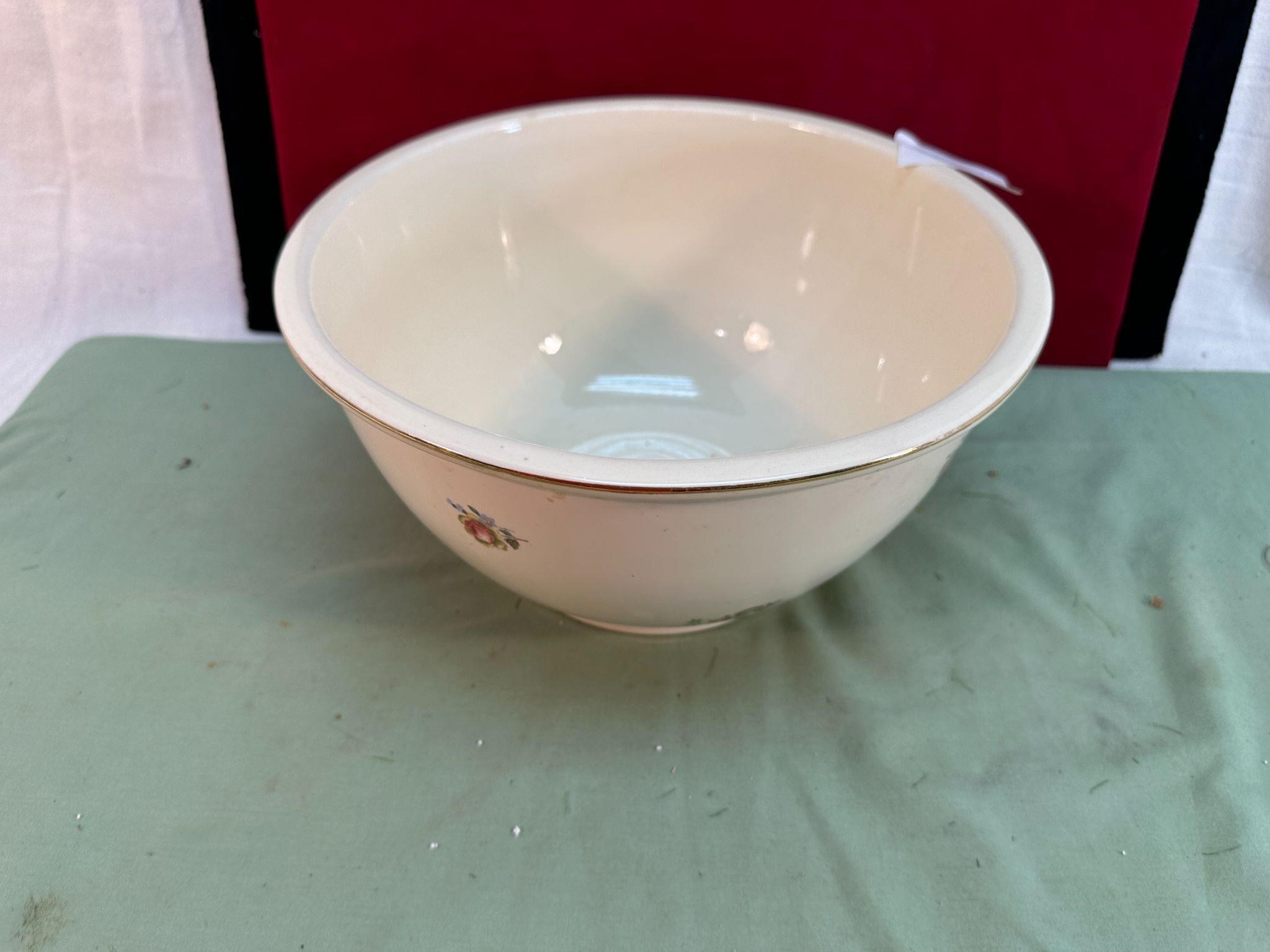 MED. SIZE FLOWERED DOUGH BOWL