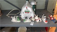 Electrical Dairy Barn with Cow figurines / 5
