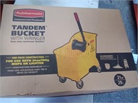 Rubbermaid Tandem Bucket With Wringer