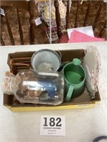 Miscellaneous lot with jar