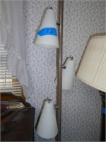3-light pole lamp